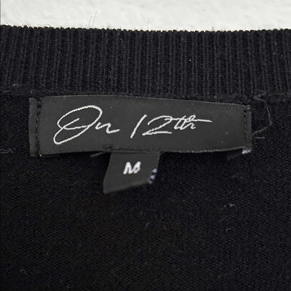 Black & White Peter Pan Collar Puff Sleeve Top - Picture 4 of 5